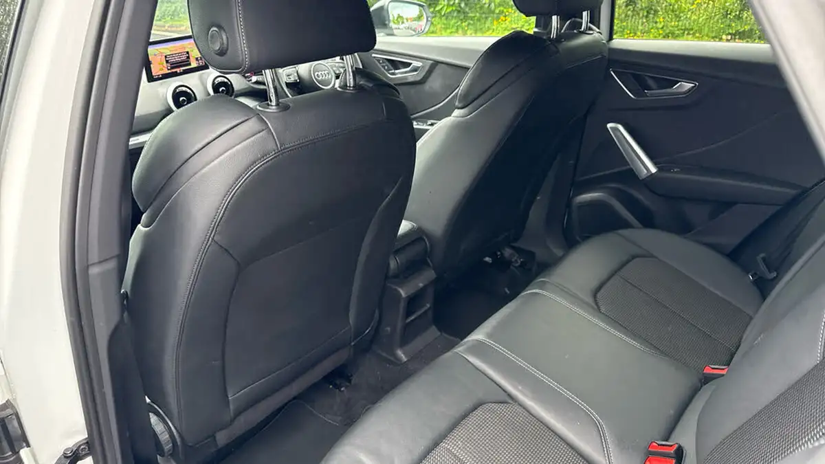 2022-audi-q2-15-35-tfsi-black-edition-big-13