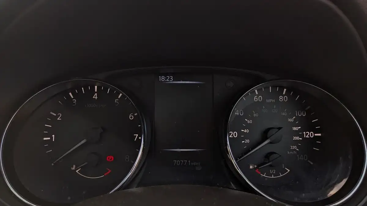 2014-nissan-qashqai-12-acenta-premium-big-25