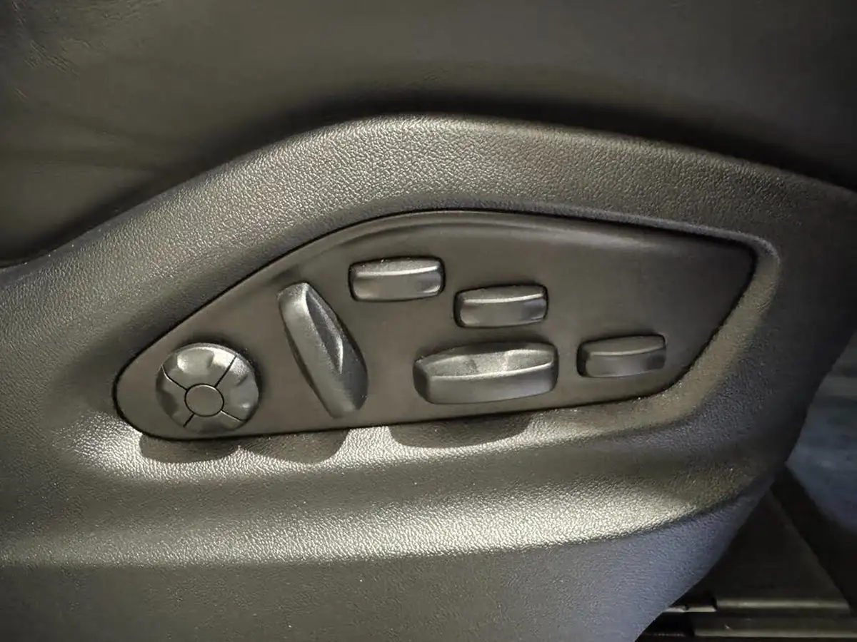 2022-porsche-cayenne-40-v8-turbo-station-wagon-big-40