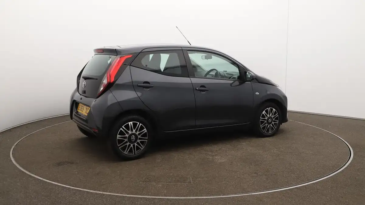 2019-toyota-aygo-10-vvt-i-x-play-tss-x-shift-big-51