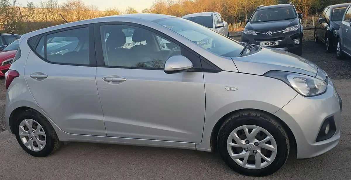 2014-hyundai-i10-10-se-big-0
