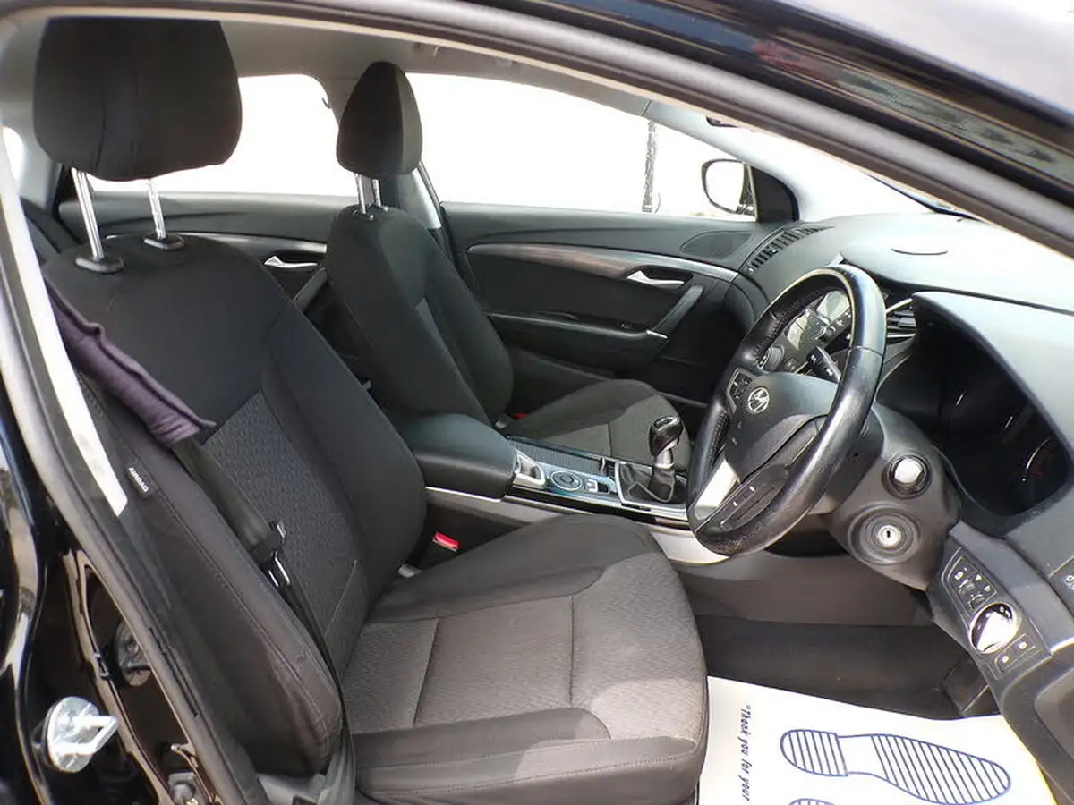 2013-hyundai-i40-17td-active-136ps-saloon-4d-big-13