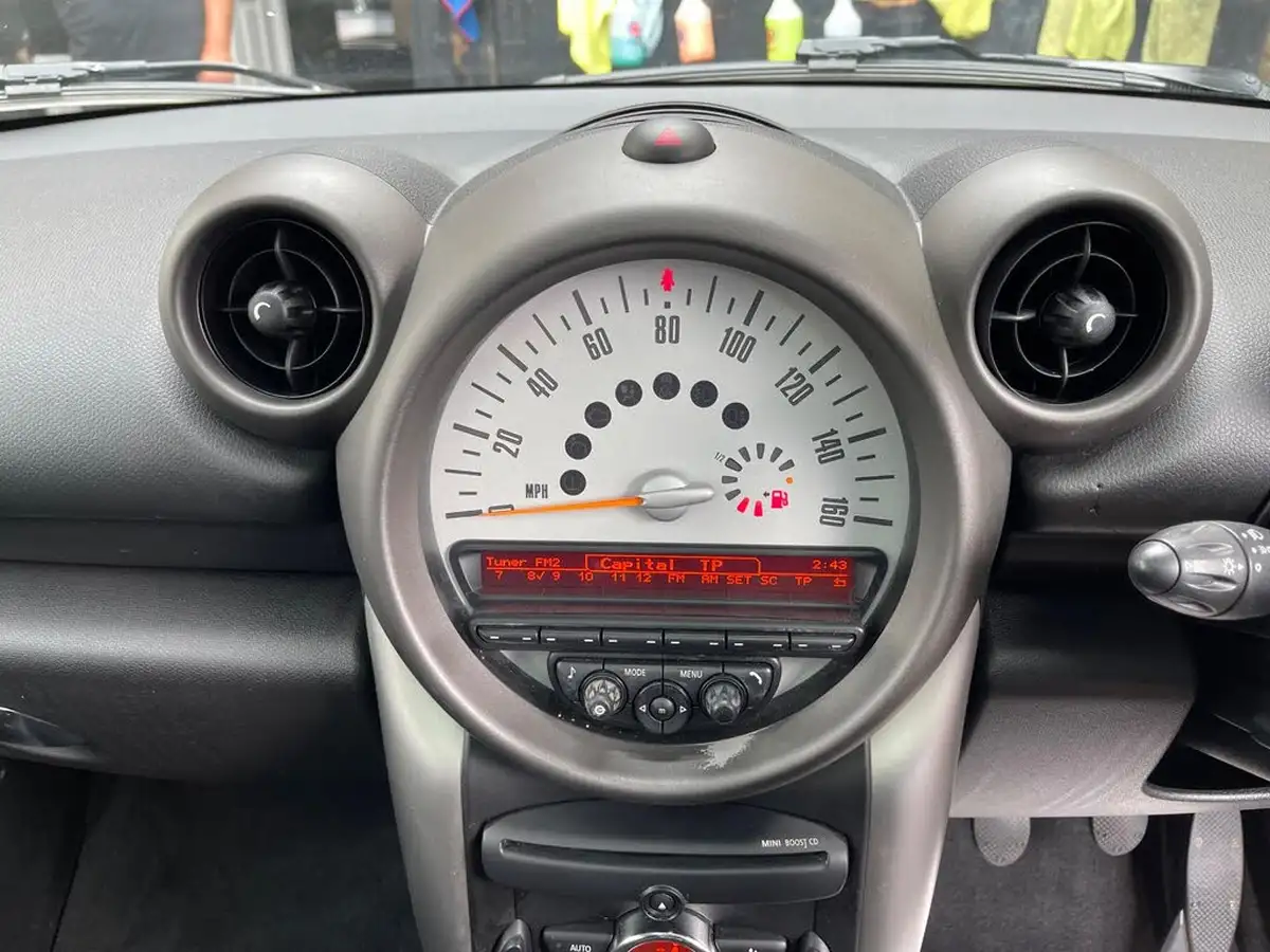 2011-mini-countryman-16-cooper-pepper-big-30