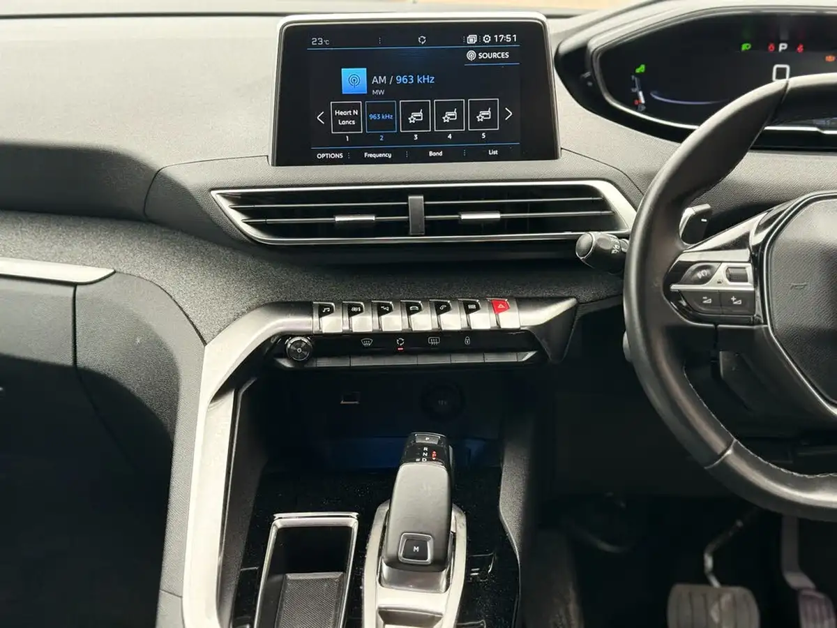 2019-peugeot-3008-suv-15-bluehdi-allure-eat8-big-32