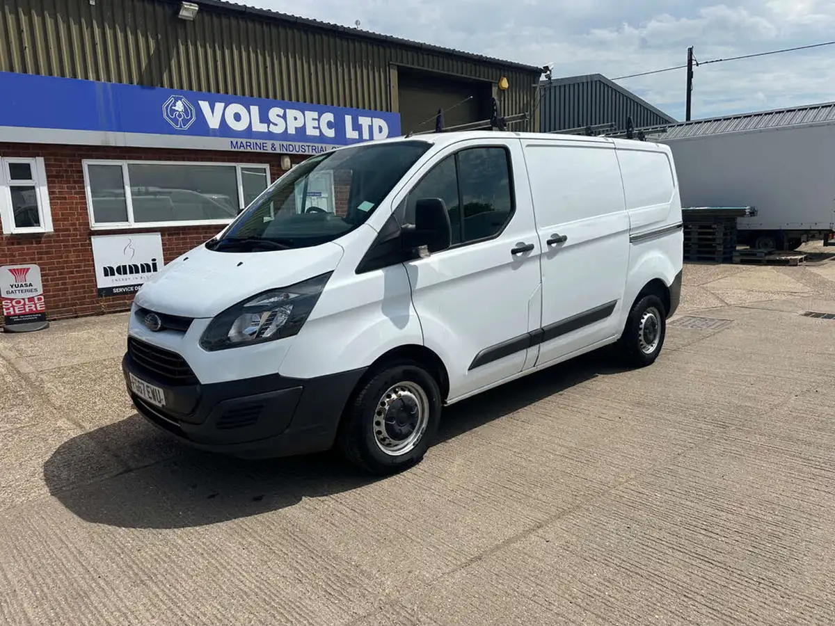 2017-ford-transit-custom-20tdci-290-l1h1-105pseu6-panel-van-big-4