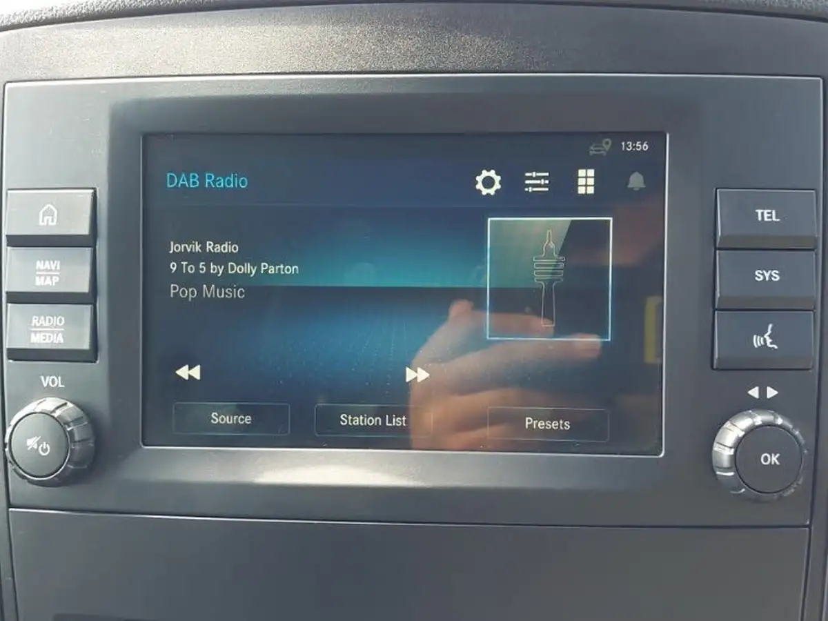 2021-mercedes-benz-vito-20cdi-114-tourer-pro-l3-big-10
