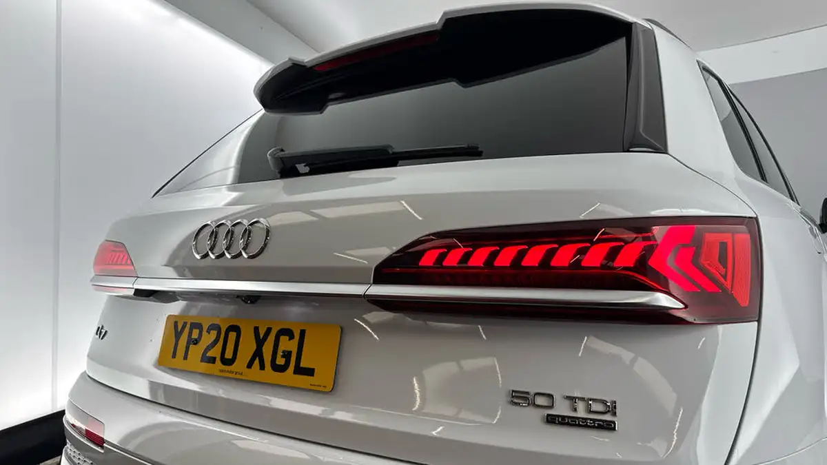 2020-audi-q7-30-50-tdi-black-edition-big-33