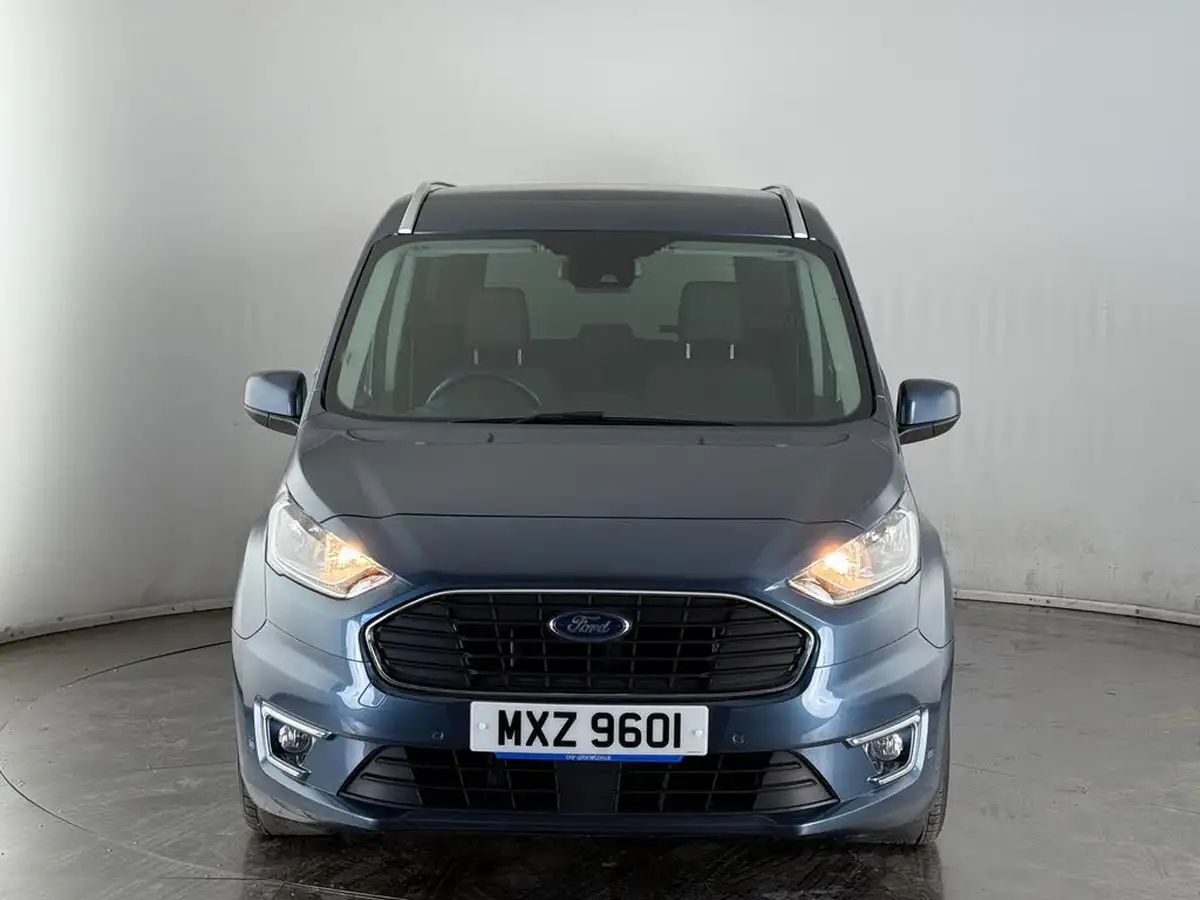 2019-ford-grand-tourneo-connect-15-titanium-ss-powershift-big-2
