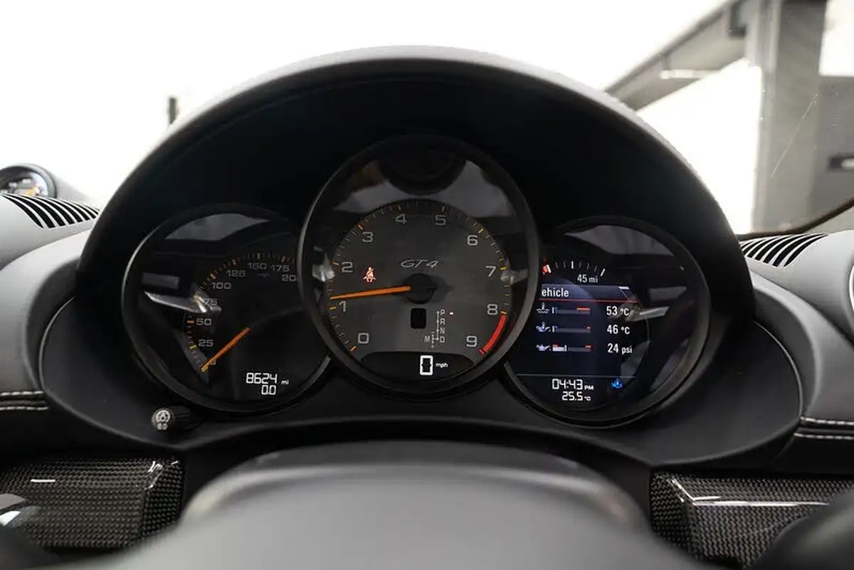 2022-porsche-cayman-718-40-cayman-gt4-big-12