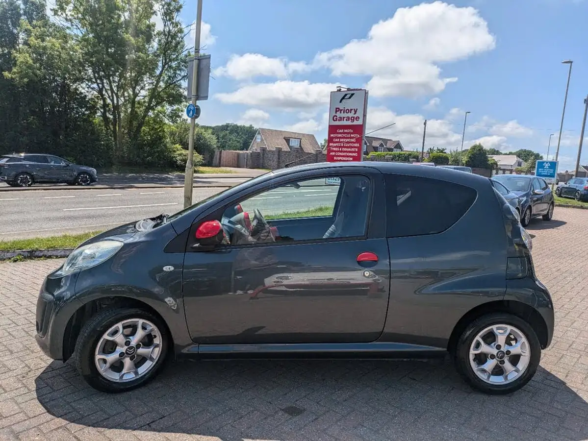 2013-citroen-c1-10-connexion-5d-big-2
