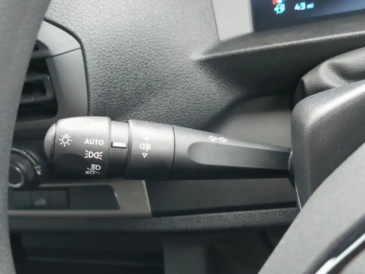 2024-peugeot-expert-15-bluehdi-professional-long-big-17