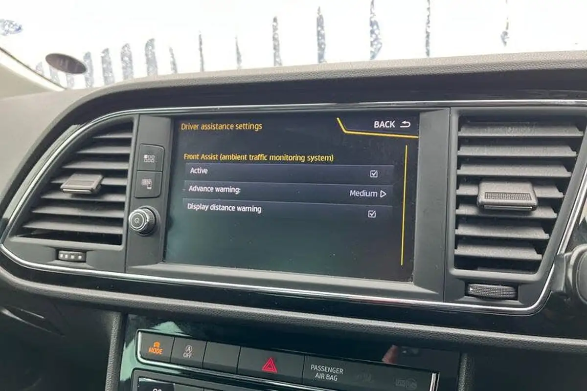 2018-seat-leon-14-tsi-fr-technology-hatchback-5d-big-25