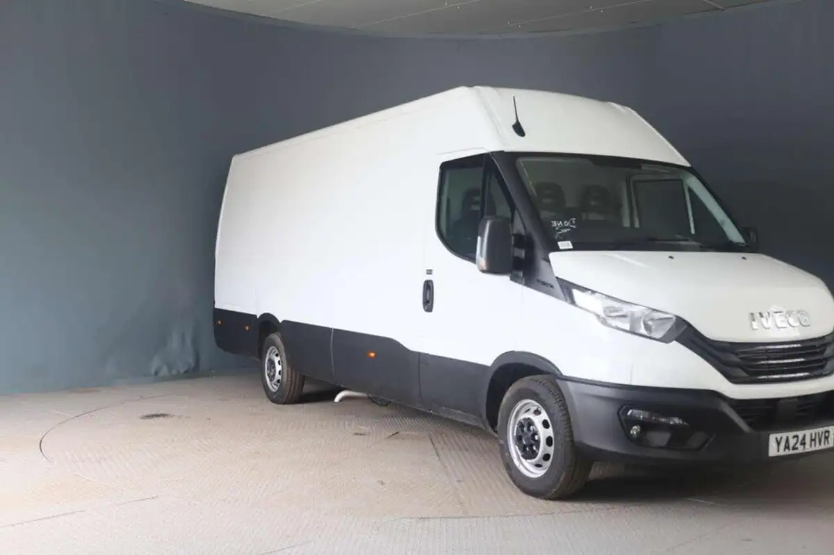 2024-iveco-daily-s-class-23td-35s14v-business-3520lmm-h2-136pseu6dt-big-1