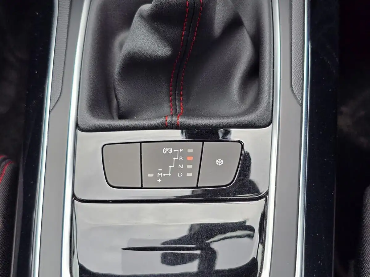 2016-peugeot-308-sw-20-bluehdi-gt-line-eat6-big-30