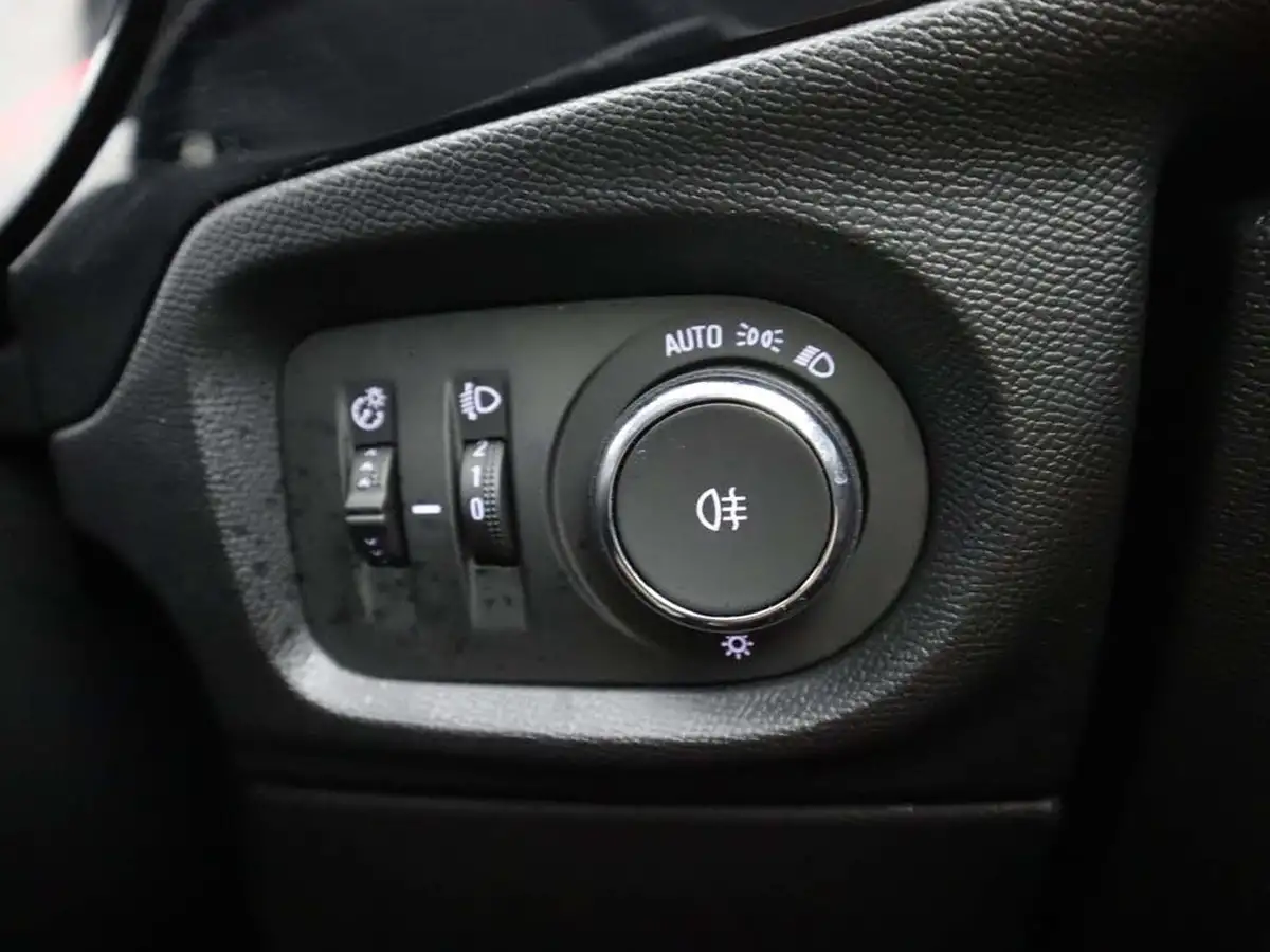 2021-vauxhall-corsa-12i-se-premium-big-34