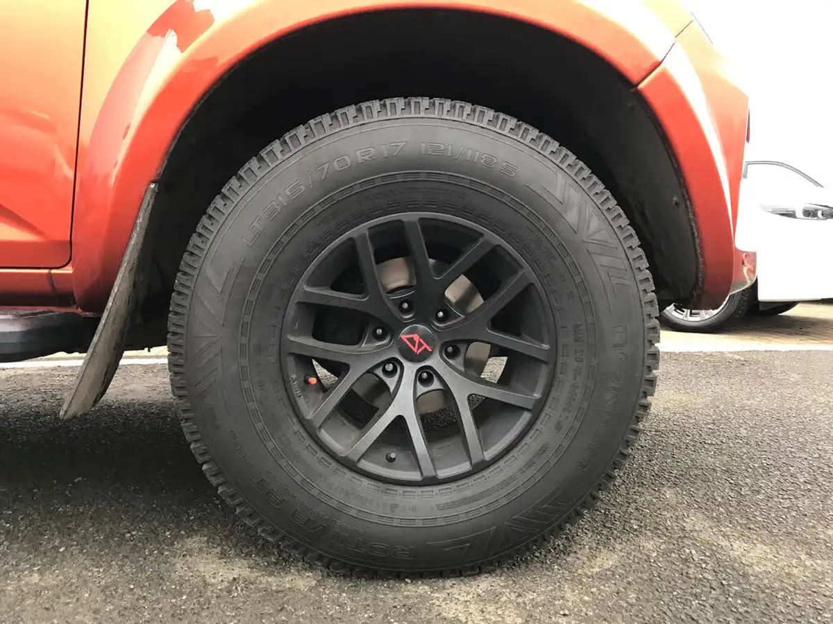 2023-isuzu-d-max-19td-arctic-trucks-at35-auto-big-11