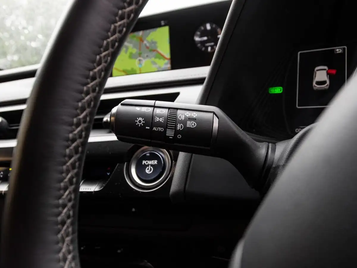 2020-lexus-ux-250h-20-ux-premium-pack-with-navigation-big-16