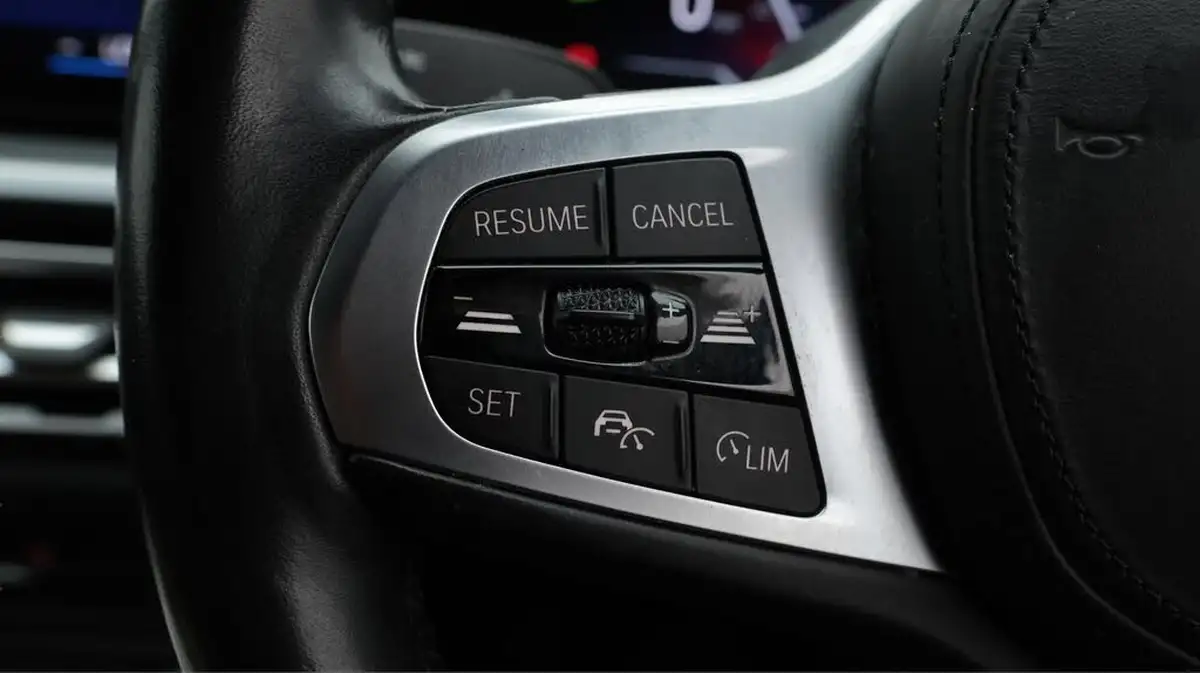 2022-bmw-i4-e-edrive40-m-sport-big-25