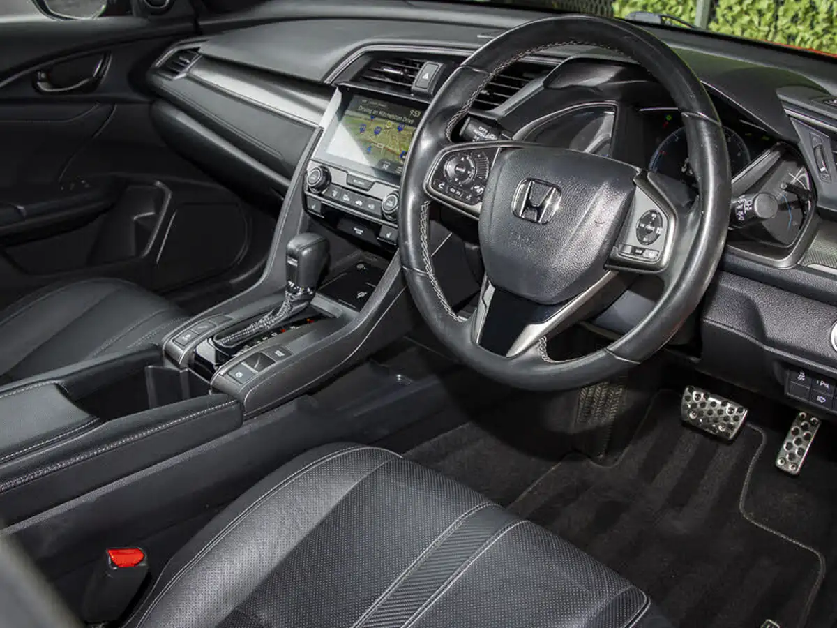 2019-honda-civic-15-vtec-turbo-prestige-cvt-big-10