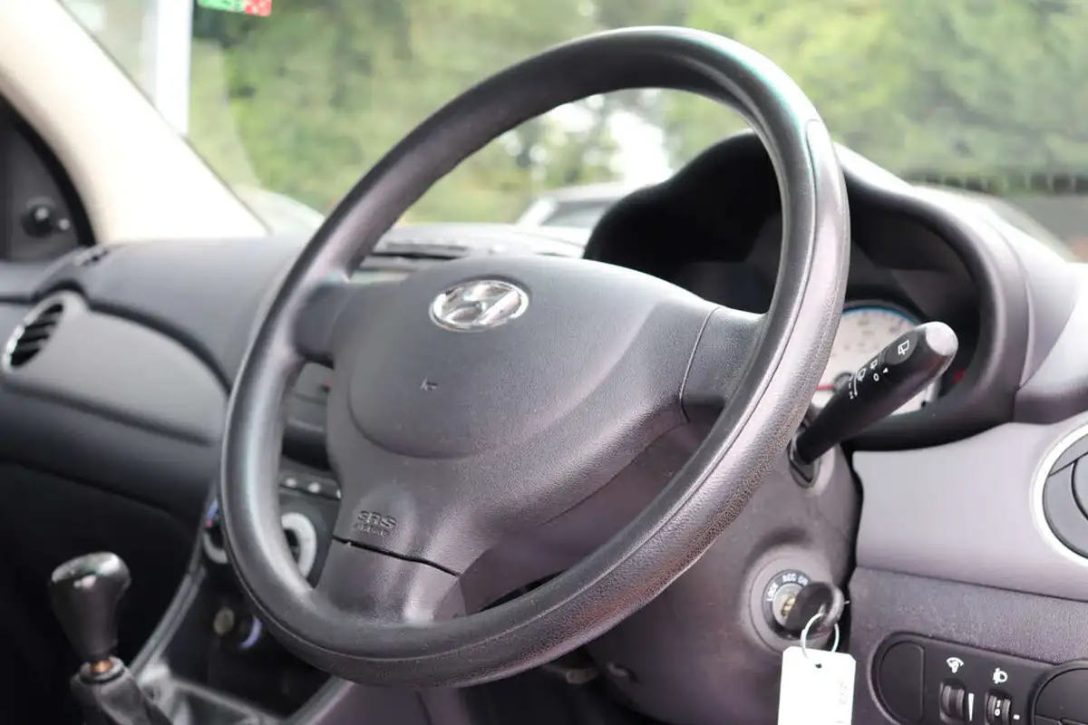 2009-hyundai-i10-12-classic-big-17