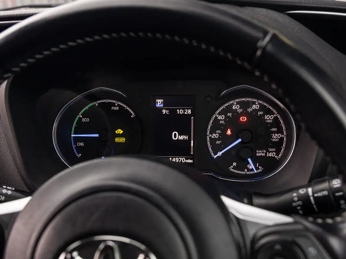2019-toyota-yaris-15-vvt-i-gr-sport-big-17