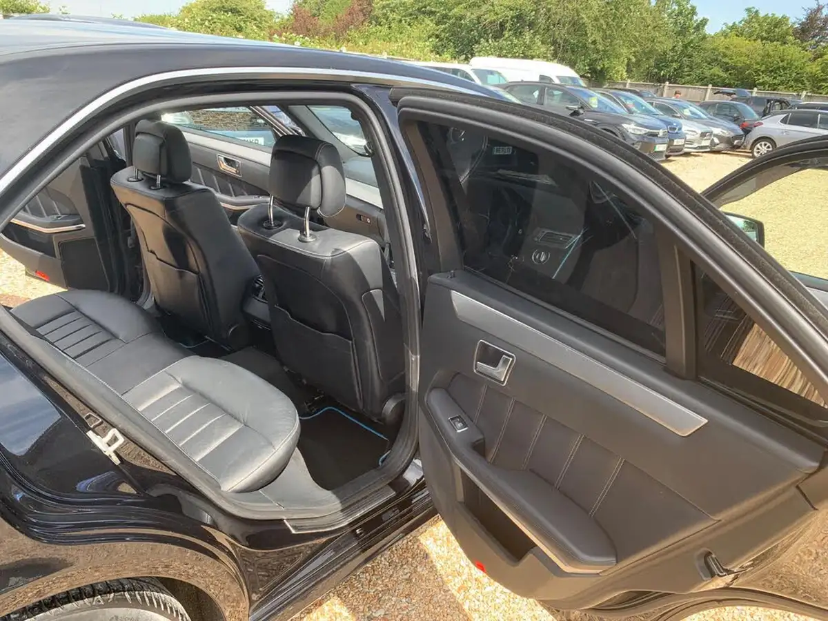 2014-mercedes-benz-e-class-21td-e300-se-saloon-4d-big-42