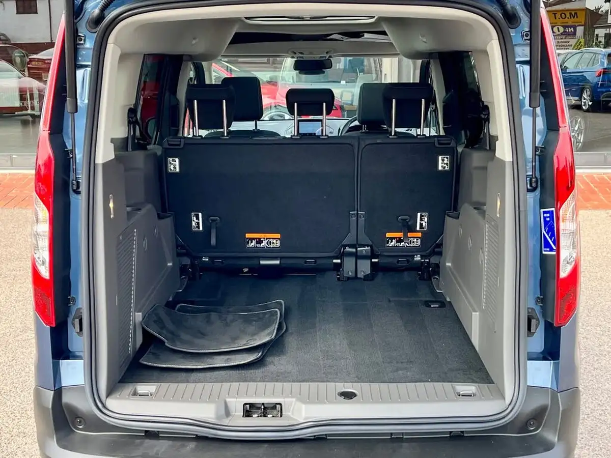 2022-ford-grand-tourneo-connect-15-active-120ps-ecoblue-1499cc-powershift-big-64