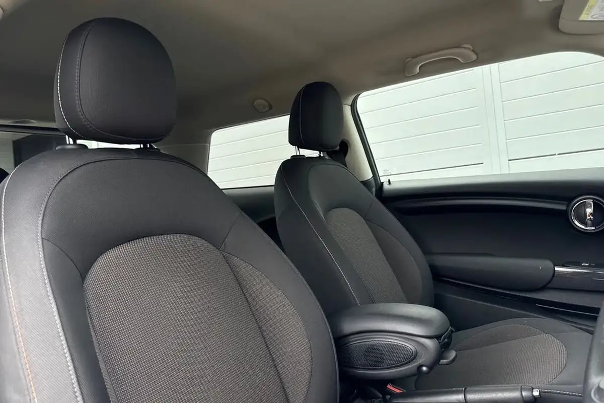 2020-mini-cooper-15-cooper-classic-hatchback-3d-auto-big-23