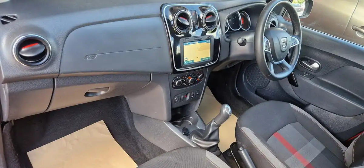 2019-dacia-sandero-stepway-09-tce-techroad-big-16