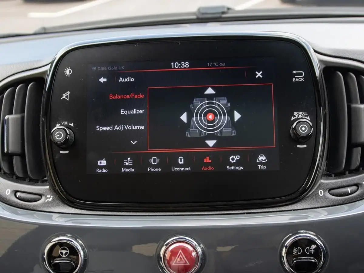 2022-fiat-500-10-dolcevita-big-25