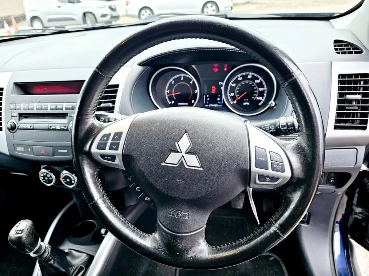 2011-mitsubishi-outlander-22td-gx3-2268cc-big-12