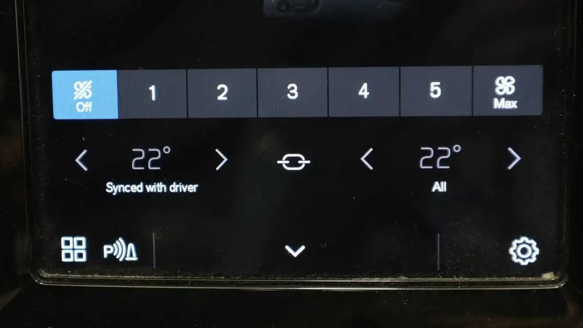 2022-volvo-xc40-e-twin-recharge-big-64