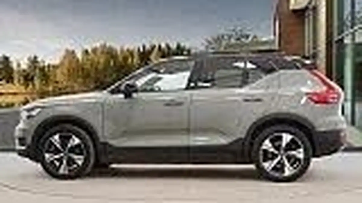 2022-volvo-xc40-e-twin-recharge-big-12