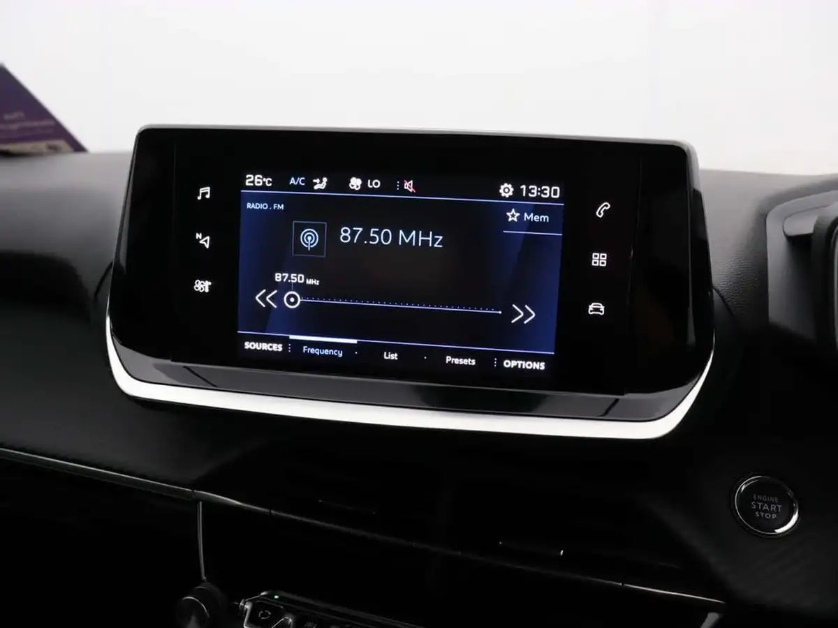 2022-peugeot-208-12-puretech-allure-premium-100bhp-eat8-big-24