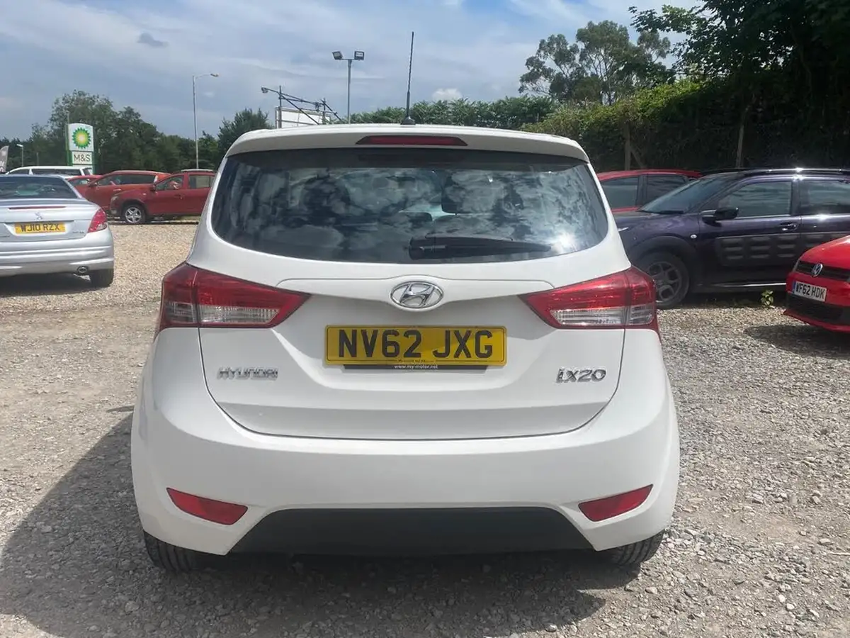 2012-hyundai-ix20-14-classic-big-11