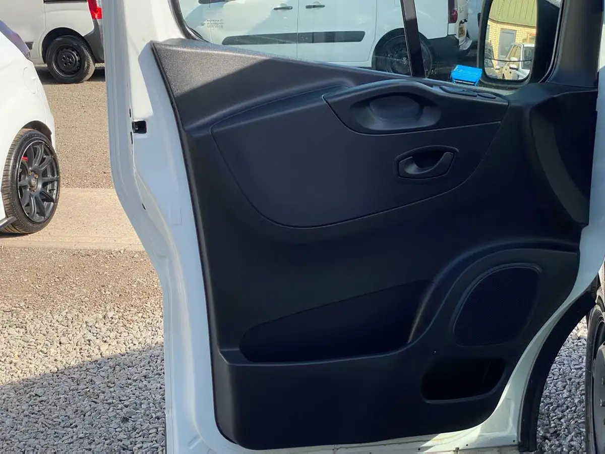 2021-renault-trafic-20dci-sl30-energy-120-business-panel-big-44