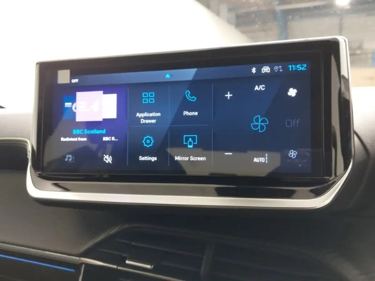 2025-peugeot-2008-suv-12-puretech-gt-136ps-hybrid-e-dsc6-big-15
