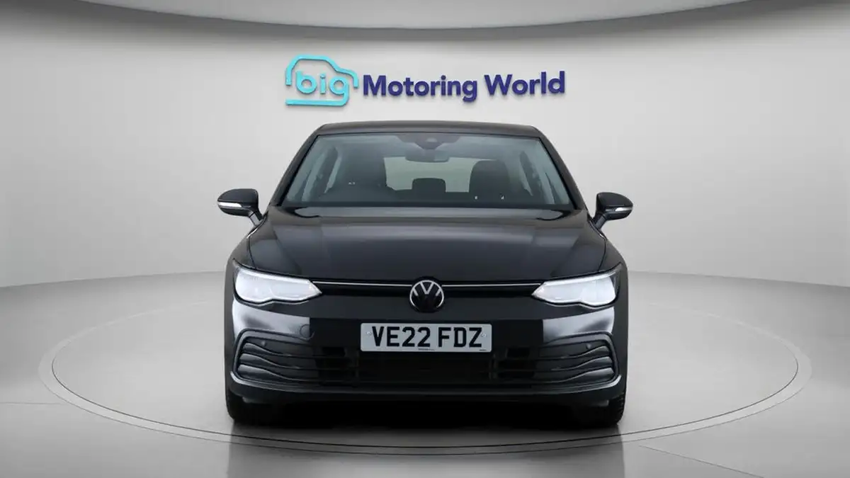2022-volkswagen-golf-15-tsi-life-150ps-hatchback-big-2