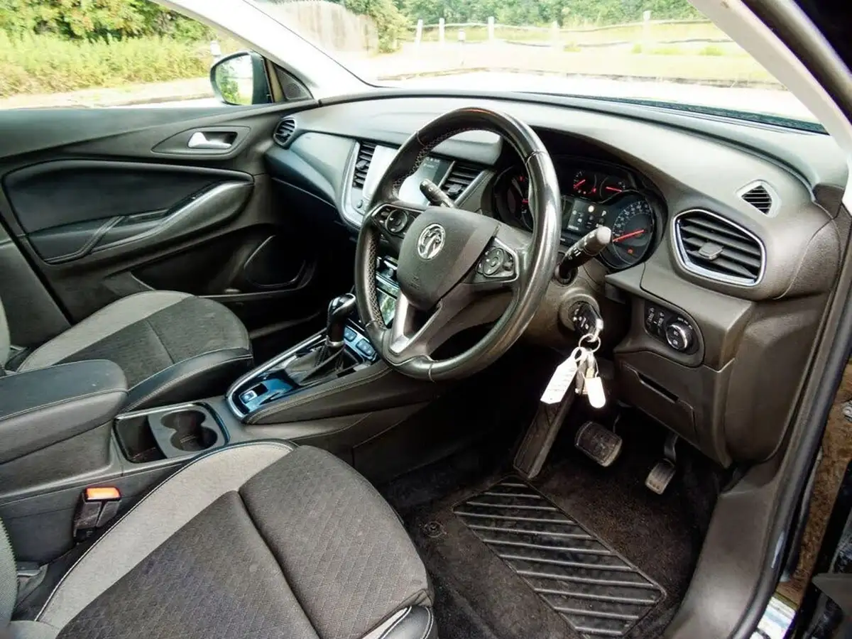 2021-vauxhall-grandland-x-12-sri-nav-auto-big-23
