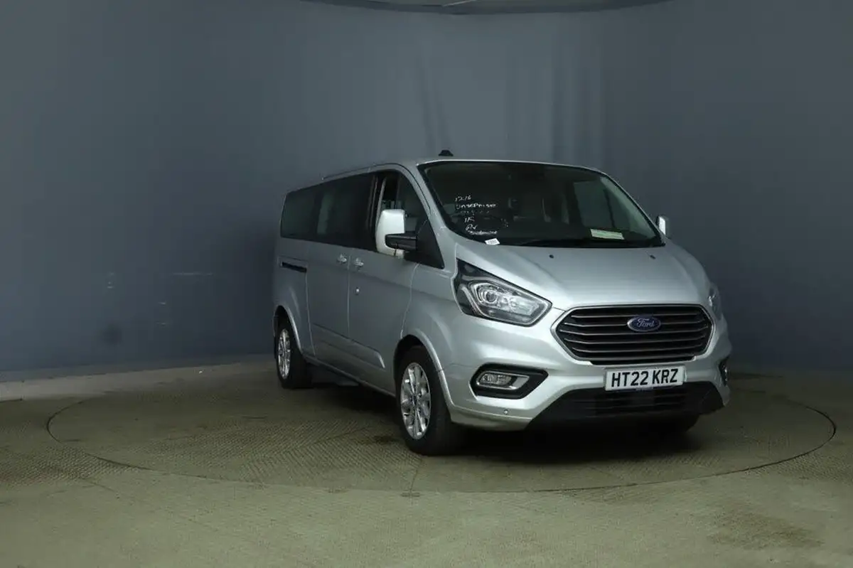 2022-ford-tourneo-custom-20tdci-320-l1-titanium-mhev-150pseu6dt-big-0