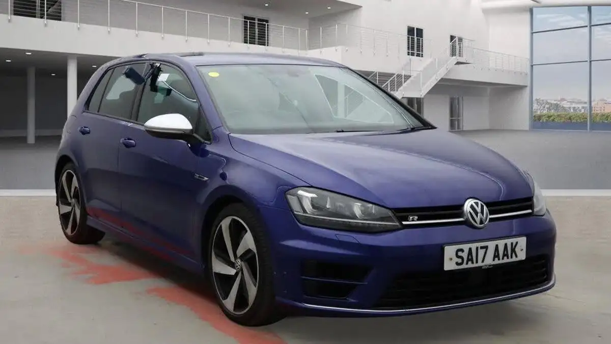2017-volkswagen-golf-20-tsi-r-300ps-4motion-bmt-ss-hatchback-5d-big-4