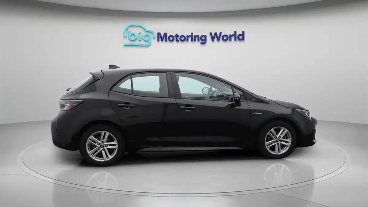 2021-toyota-corolla-18-vvt-i-icon-spare-wheel-hatchback-5d-big-8