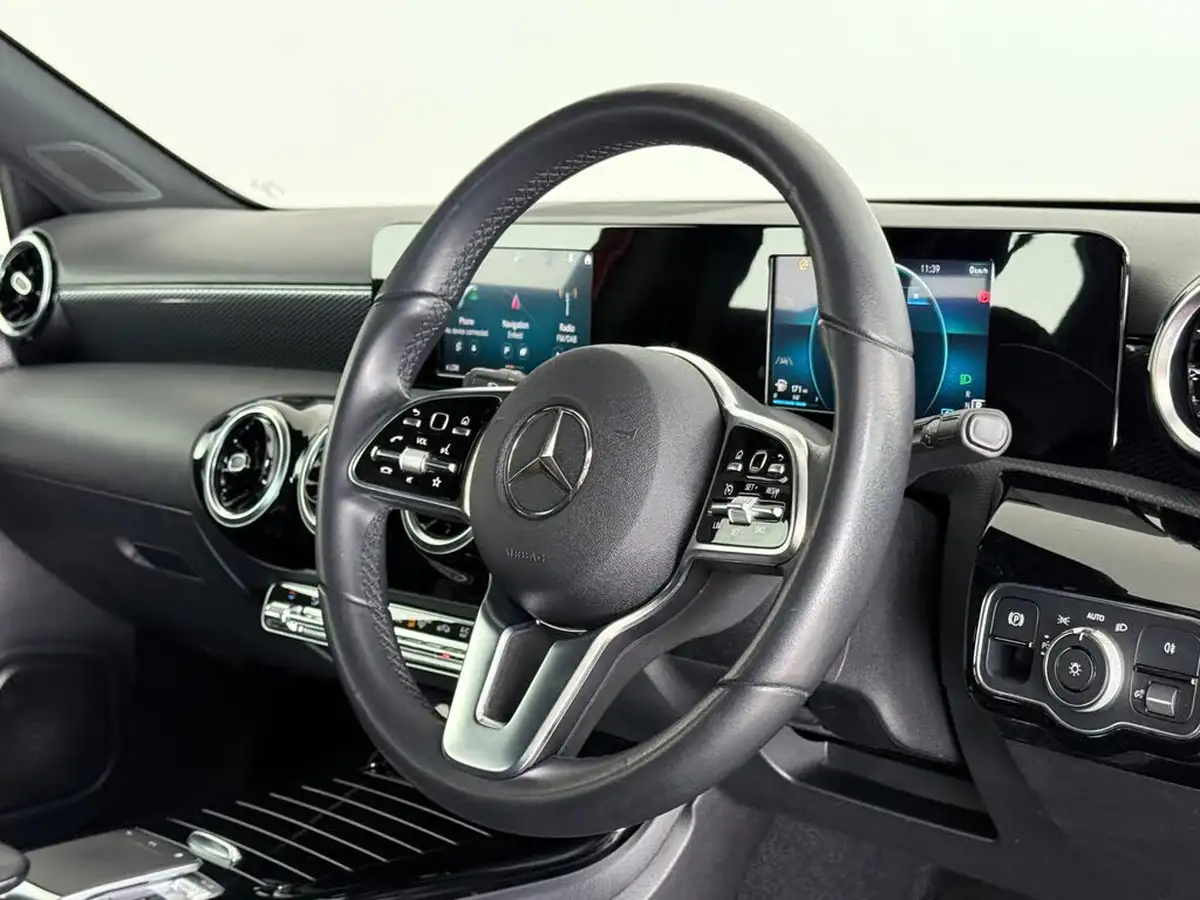 2020-mercedes-benz-a-class-13-a200-sport-hatchback-5d-7g-dct-big-21