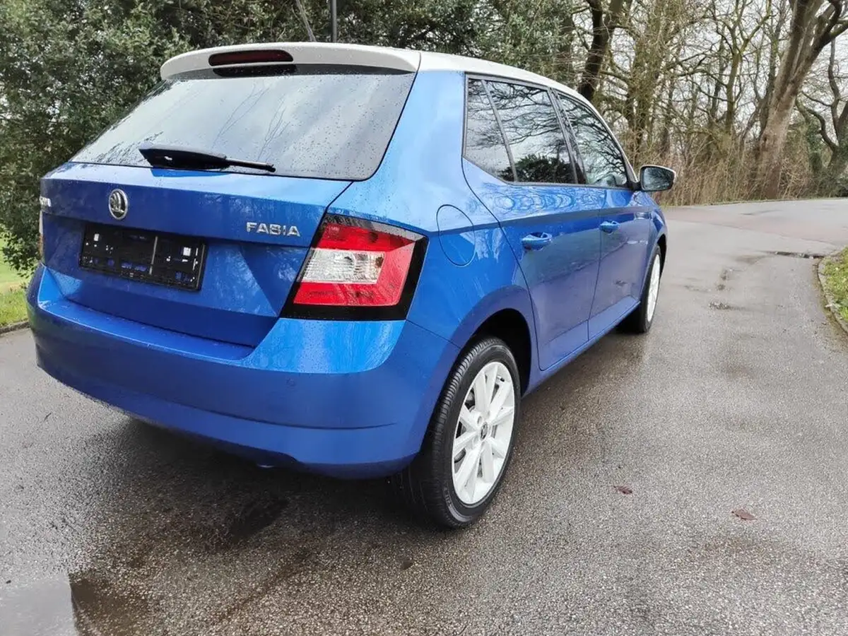 2016-skoda-fabia-12-tsi-colour-edition-big-3