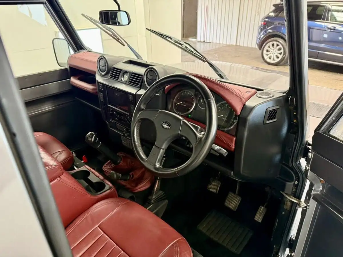 2007-land-rover-90-defender-24td-pick-up-big-9