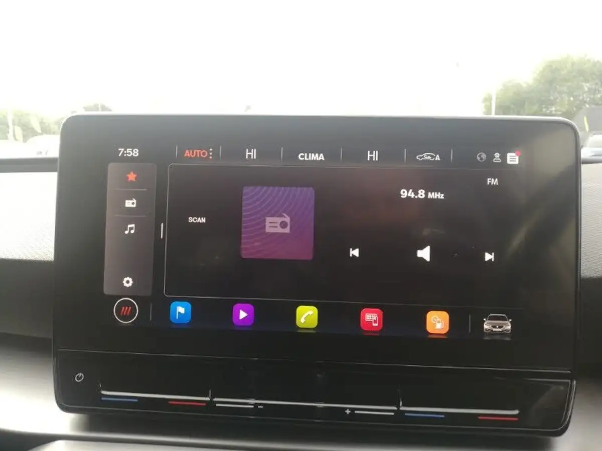 2021-seat-leon-15-tsi-evo-fr-130ps-estate-big-16