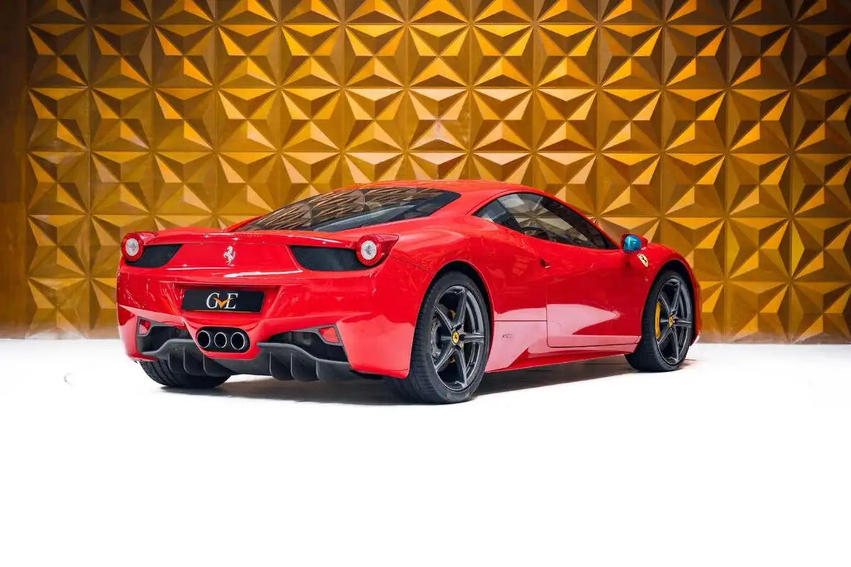 2012-ferrari-458-45-italia-big-7