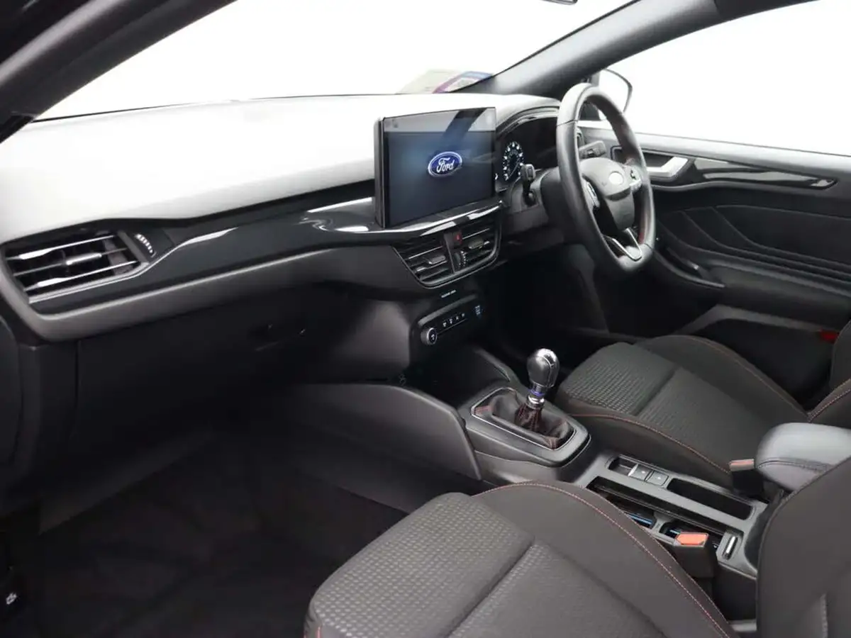 2022-ford-focus-10t-st-line-125ps-estate-big-10