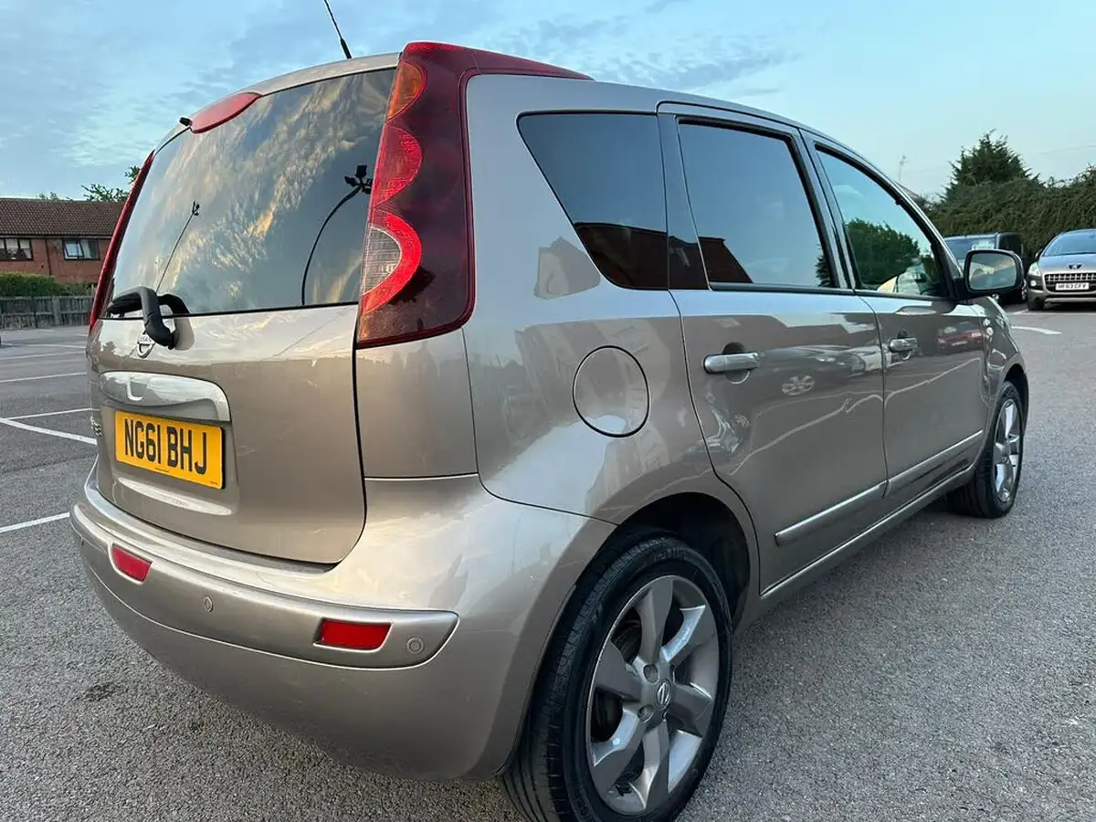 2011-nissan-note-16-n-tec-auto-big-8