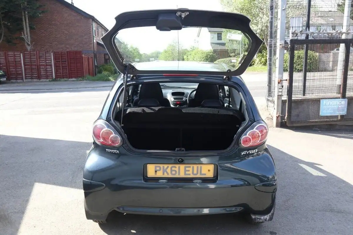 2011-toyota-aygo-10-aygo-ice-3d-big-24